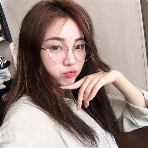 Pin By Taomomo On Glasses Ulzzang Girl Ulzzang Glasses Korean Glasses