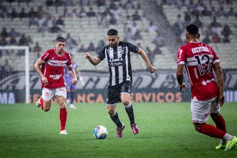 Sob Vaias Da Torcida Cear Volta A Perder Para O Crb E Est Fora Da