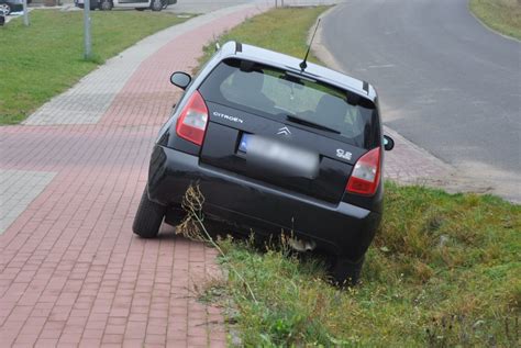 Citroen Wyl Dowa W Rowie Kierowca Wydmucha Prawie Promile