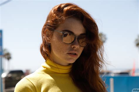 Wallpaper Id 1052160 Sunglasses Model Women Ray Ban Redhead