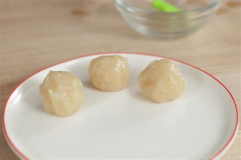 Green Tea Mochi 抹茶大福 • Just One Cookbook