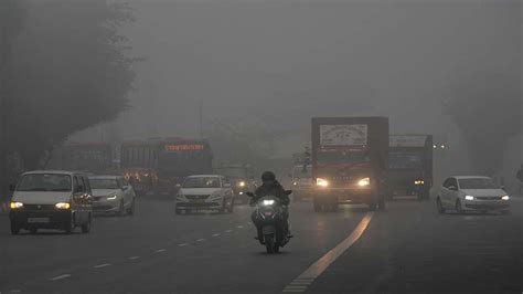 Orange Alert For Very Dense Fog Cold Wave Conditions In Delhi Nearby Regions Imd India Tv