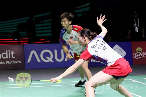 Pasangan Jiang Zhen Bang Dan Wei Ya Xin Juara Ganda Campuran Indonesia