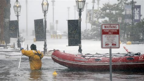 PHOTOS: Flooding in Boston as Nor'easter moves through - ABC7 San Francisco