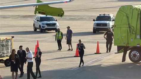 American Airlines 737 Damaged By Garbage Truck At Greensboro Airport