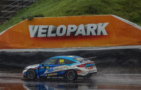 Llaver Y Yannantuoni Ganaron Las Dos Carreras Del Tcr South America