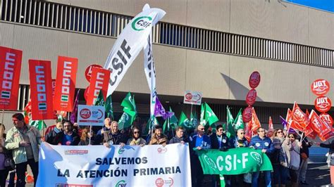 CSIF UGT y CCOO se concentran para pedir más medios y profesionales