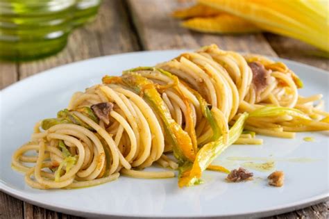 Ricetta Pasta Fiori Di Zucca E Alici Cucchiaio D Argento