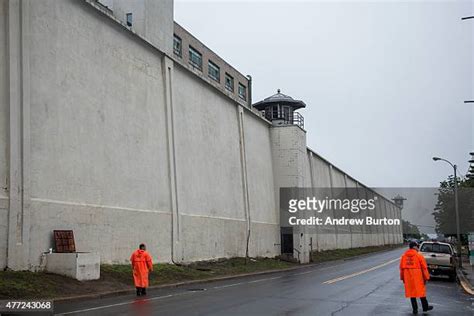 Correctional Officers Photos And Premium High Res Pictures Getty Images