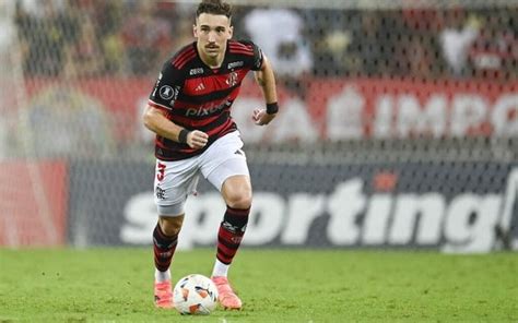 Léo Ortiz analisa momento no Flamengo e comenta situação de Fabrício Bruno