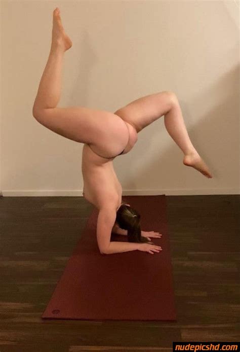 Chest Stand Pussy Naked Yoga Nude Leaked Porn Photo Nude Pics Hd