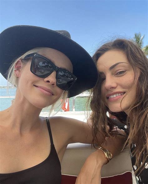 Claire And Phoebe Phoebe Tonkin Claire Holt Phoebe