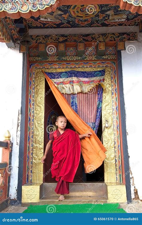 Punakha Bhutan September 11 2016 Bhutanese Monks In Traditional