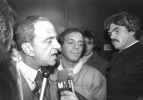 Lawyer Roy Cohn (left) talks to reporters after federal agen Pictures ...