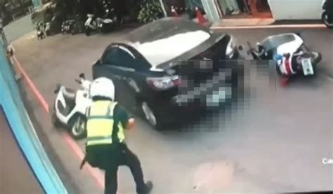 影開槍片！毒販拒捕開車衝撞2警傷 警開4槍他棄車逃後投案 中天新聞網