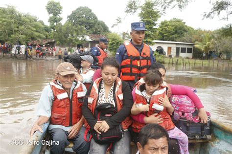 Ejército de Nicaragua evacua a familias afectadas por lluvias en