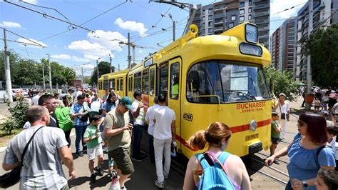 B365 FOTO Peste 10 000 de bucureșteni au mers la Ziua Porților