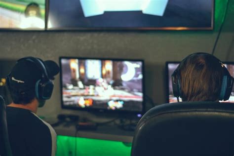 Rise Of The Esports Industry How Competitive Gaming Became A Global