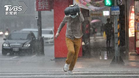 雨彈升級！國家警報大響 北北基陷豪雨、18縣市大雨特報│新北市│降雨│氣象│tvbs新聞網