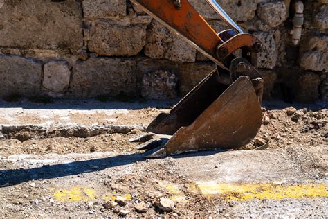 Bari Dagli Scavi In Centro Spunta Una Tomba Antica Borderline24