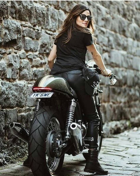 Pin By Toontjie On Bikes Accompanied Cafe Racer Girl Motorbike Girl