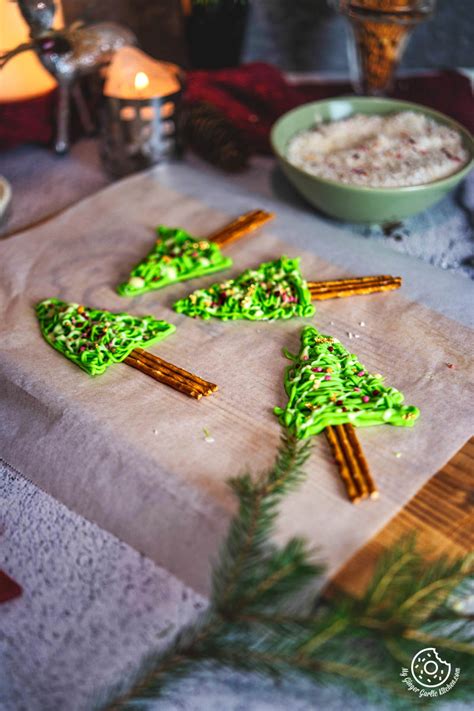 Easy Chocolate Pretzel Christmas Tree Recipe