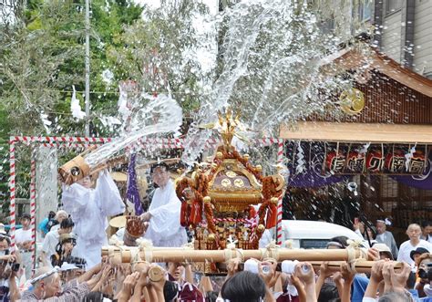 富岡八幡宮例大祭深川八幡祭り2024年 豪快な水かけ神輿渡御で有名 深川八幡祭り2024年は陰祭 東京都江東区