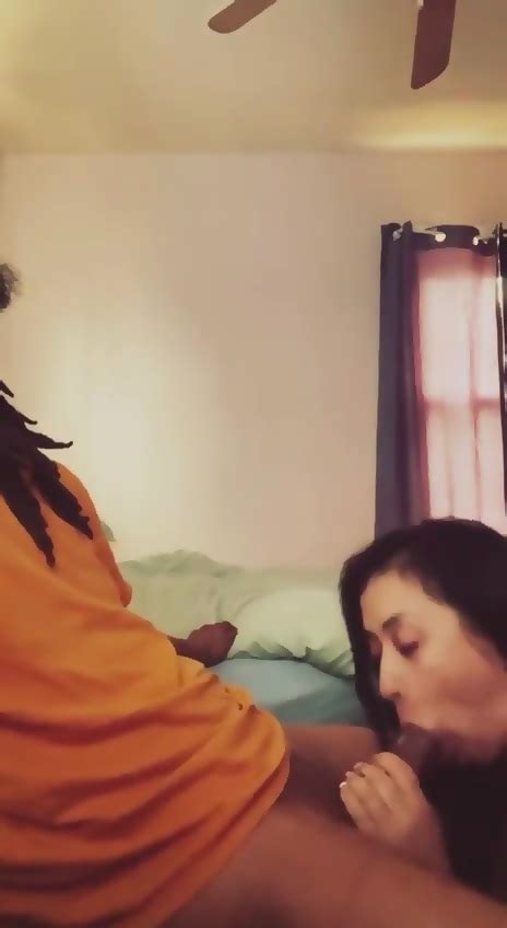 42 Milf Latina Giving Head