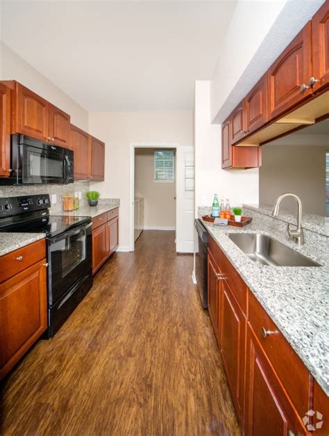 The Lakes Apartments Rentals Indianapolis In