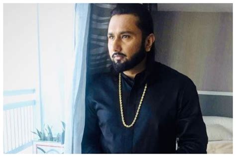 Yo Yo Honey Singh launches singer Ipsitaa in 'First kiss' - The Statesman