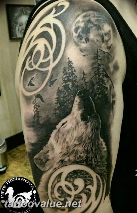 photo tattoo howling wolf 18.02.2019 №040 - wolf tattoo idea howling at moon - tattoovalue.net ...