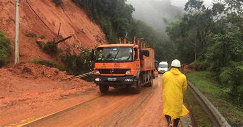 Rodovia dos Tamoios é liberada após quase quatro dias de interdição