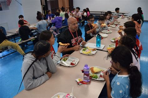 Principal Becomes A Student For A Day At Park Avenue Elementary School ...