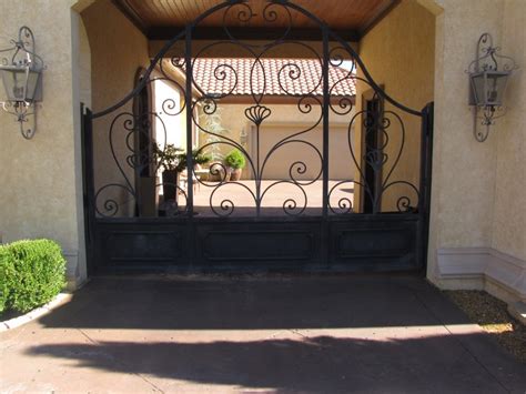 Automatic Driveway Gates | Aaron Ornamental Iron Works