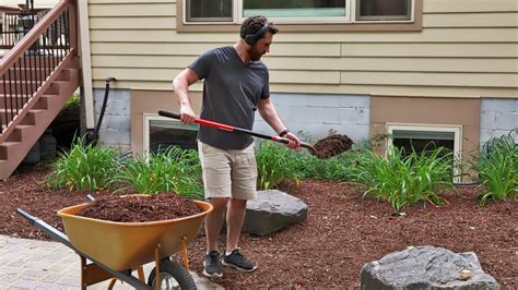 Oyster Shell Ground Cover And Gravel Are Traditional Mulch Alternatives