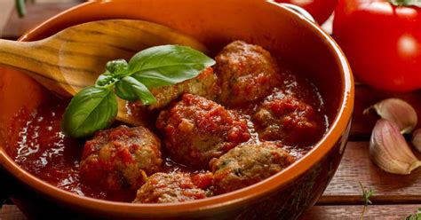 Recette de boulettes à la sauce tomate Zeste