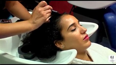 Masaje Completo De Pelo Y Cuero Cabelludo Con 0 1 Essence Massage Youtube