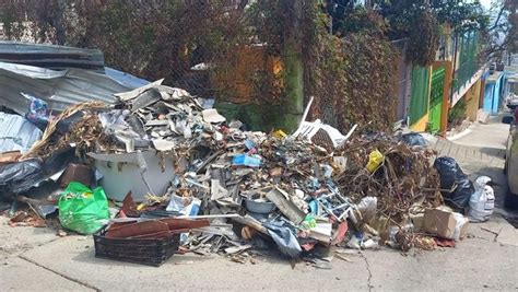 M S De Mil Metros C Bicos De Basura Equivalente A Dos A Os De