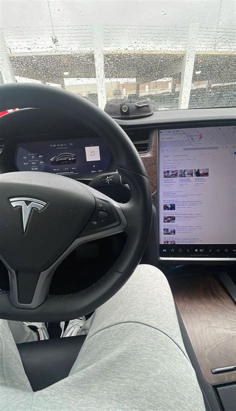 2023 Tesla Model S Interior with Modern Technology