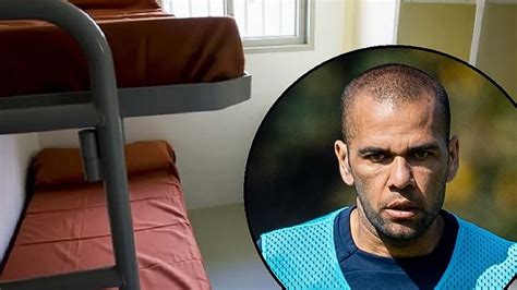 Como foram os três meses de Daniel Alves na prisão