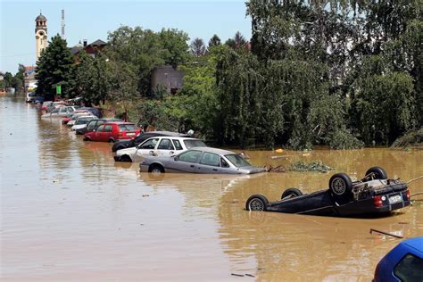 Las Peores Inundaciones En Cien Años Dejan 41 Muertos En Los Balcanes