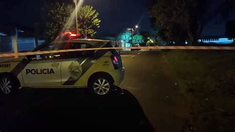 Homem é morto a tiros no bairro Portal da Foz em Foz do Iguaçu Vídeo