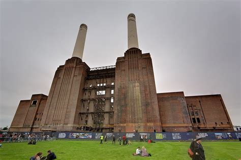 The Largest Brick Building In Europe Battersea Power Stati Flickr