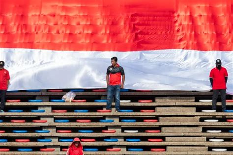 Bendera Indonesia Terpasang Terbalik Dalam Upacara Pembukaan SEA Games