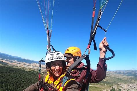 Vuelo en parapente por Orduña Reserva online en Civitatis