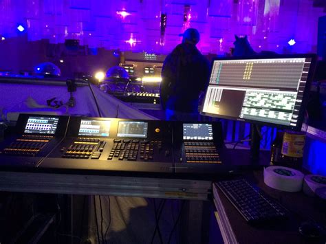 foh  wing dot core  wing externer monitor ma lighting forum