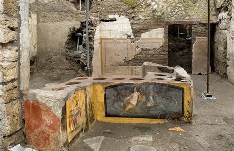 Perfectly preserved Pompeii snack bar reveals what the Roman ate - The ...