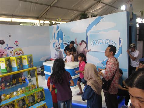 Booth Design KALBE JUNIOR SCIENCE 2013 B Channel TV Behance