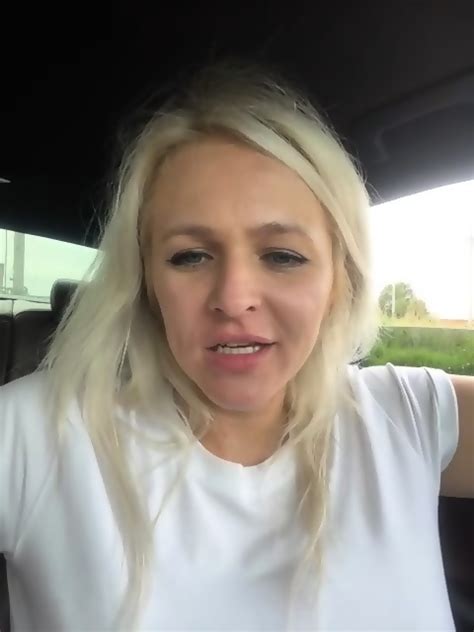 Aestheticv Lesbian Cam Kiss 2