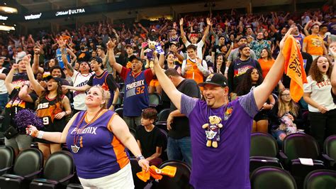 Photos: Phoenix Suns fans watch Game 4 Western Conference finals